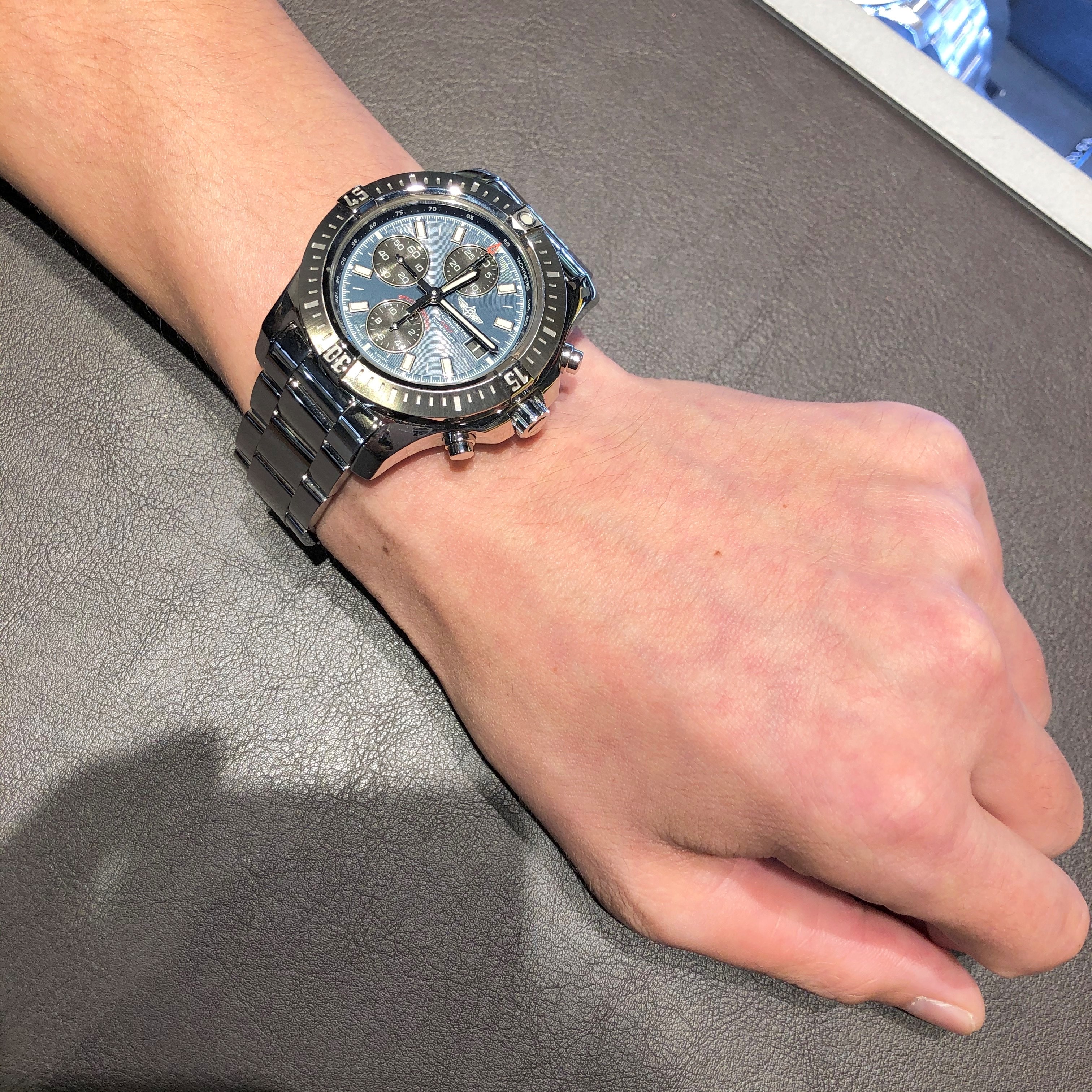 [BREITLING (ブライトリング)正規取り扱い商品]<br />
<br />
【日本限定】コルト クロノグラフ オート ジャパン エディション<br />
<br />
Ref.A181C58PCS<br />
<br />
をご購入頂きました！！！<br />
<br />
誠にありがとうございます！！！！<br />
<br />
<br />
ずーっとブライトリングを気になって頂いており、<br />
<br />
奥様のオッケーも出たという事で、<br />
<br />
大変ブライトリングらしく、<br />
<br />
ミリタリー向けという事で、<br />
<br />
大変コストパフォーマンスが高く、<br />
<br />
日本限定モデルという特別感も満載のモデルをお選び頂きました！！<br />
<br />
機械式時計は初めてという事でしたが、<br />
<br />
バイクがお好きで、<br />
<br />
しかもお選びいただいたのが、<br />
<br />
クオリティの高いブライトリングという事で、<br />
<br />
機械式時計の魅力にどっぷりはまって頂けると思います！！！<br />
<br />
ぜひ末永くご愛用ください！！<br />
<br />
よろしくお願いいたします。