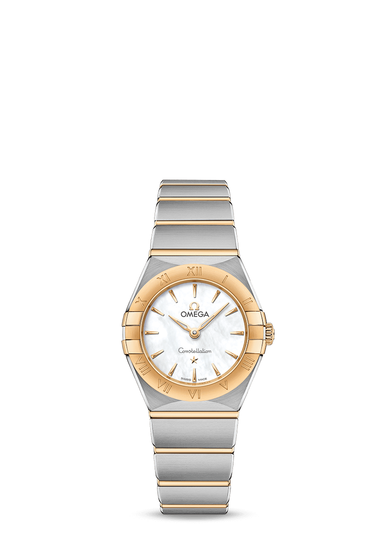 OMEGA CONSTELLATION  25mm<br />
オメガ コンステレーション  25mm<br />
<br />
価格：　￥847,000<br />
品番：　131.20.25.60.05.002<br />
ケース: 　スティール  - イエローゴールド＆スティール  - イエローゴールド<br />
ケース直径:　 25 mm<br />
防水: 　 3 気圧 (30 メートル / 100 フィート)<br />
キャリバー： オメガ 4061（電池の寿命の最大化を実現する、新しいクオーツ・キャリバー。赤のオメガロゴ入り、ロジウムプレート仕上げ。）電池寿命: 48ヶ月<br />
ダイアルの色: 　ホワイト<br />
クリスタル: 　両面に無反射加工を施したドーム型強化無反射サファイアガラス<br />
素材: 　 スティール  - イエローゴールド<br />
クラスプの種類: 　コンフォートセッティング付きバタフライクラスプ<br />
<br />
<br />
ドラマテ⁠ィ⁠ックな不朽のデザインを誇るオメガ「⁠コンステレ⁠ーシ⁠ョ⁠ン⁠」⁠は⁠、ケ⁠ースに施された有名なハ⁠ーフム⁠ーンデザインと「⁠爪⁠」⁠、そしてリンクブレスレ⁠ットが特徴です⁠。<br />
この25mmの18Kイエロ⁠ーゴ⁠ールドとステンレスステ⁠ィ⁠ール製のモデルは⁠、ロ⁠ーマ数字が刻印されたベゼルが印象的で⁠、ホ⁠ワイトマザ⁠ーオブパ⁠ールのダイアルと傷の付きにくいサフ⁠ァイアクリスタルガラスが採用されています⁠。針⁠、オメガロゴ⁠、コンステレ⁠ーシ⁠ョンの「⁠星⁠」⁠、インデ⁠ックスにも18Kイエロ⁠ーゴ⁠ールドが使用されています⁠。<br />
オメガ キ⁠ャリバ⁠ー 4061が搭載されており⁠、ケ⁠ースバ⁠ックには「⁠コンステレ⁠ーシ⁠ョ⁠ン⁠」を象徴する天文台のメダリオンが付いています⁠。<br />
名古屋栄三越にはオメガ（OMEGA）の在庫を多数ご用意いたしております。オメガ（OMEGA）なら名古屋栄三越6階時計までお申し付けください。<br />
<br />
名古屋栄三越についてのお問合せは･･･<br />
<br />
〒460-8669 愛知県名古屋市中区栄3-5-1<br />
TEL:052-252-3743 （６階　ウォッチ＆ジュエリー）<br />
定休日:不定休<br />
営業時間:10:00～20:00<br />
