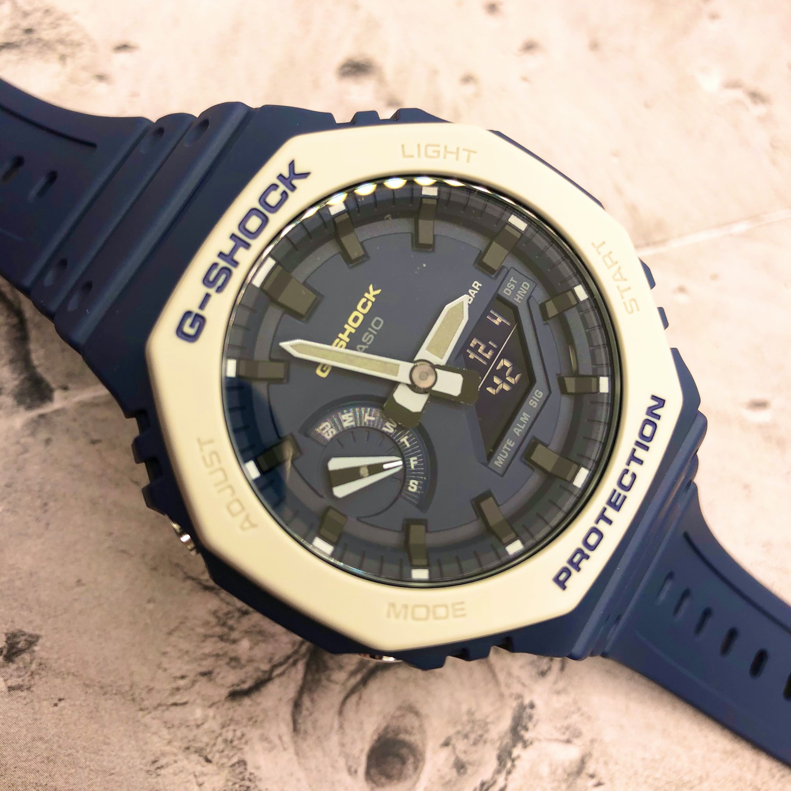 CASIO　G-SHOCK　2100　ネイビー　人気　グレー　モダン　カジュアル　防水　衝撃　可愛い　普段使い　便利　紺　灰色　ラバー