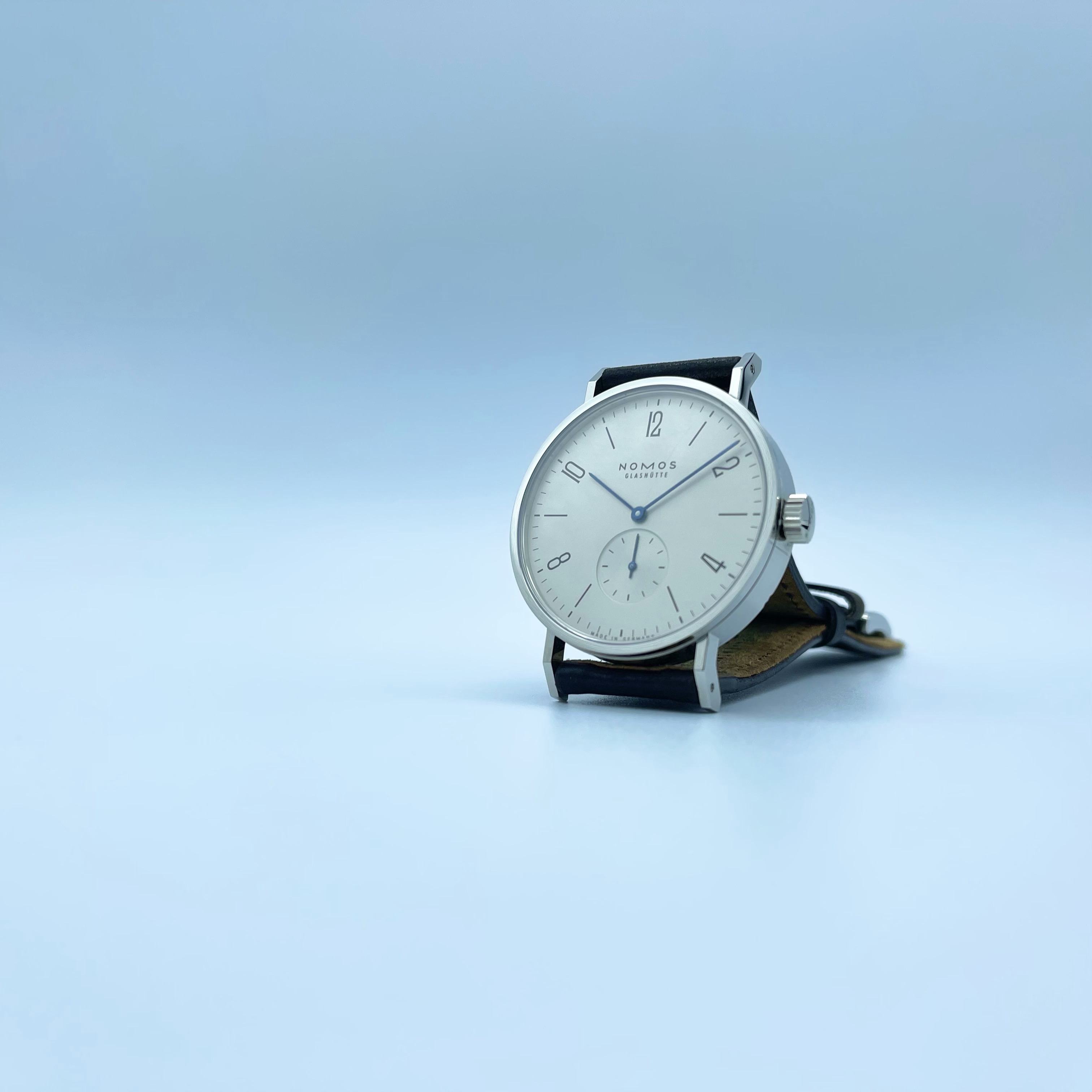 NOMOS GLASHÜTTE　ノモス　NOMOS　タンゴマット　TN1E1W2　自動巻　高級時計　メンズ腕時計　レディース腕時計　ドイツ時計　腕時計　時計　　機械式時計　機械式腕時計　シンプル　デザイン　精緻　バウハウス　ミニマリズム　シンプリティ　石川県　石川　正規店　北陸　正規取扱店