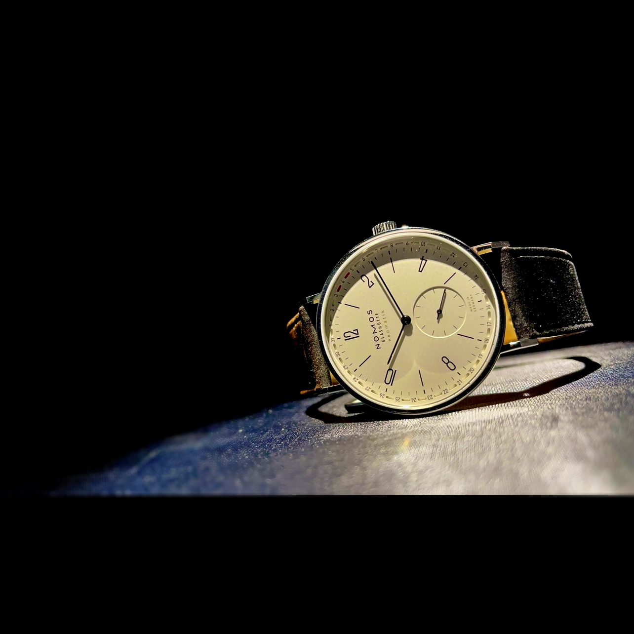 金沢　香林坊　片町　NOMOS GLASHÜTTE 　タンジェント　ノモス　nomos　高級時計　ドイツ時計　腕時計　機械式時計　機械式腕時計　おすすめ　自動巻　TN161011W2　メンズ腕時計　石川県　石川　北陸　正規店　正規取扱店