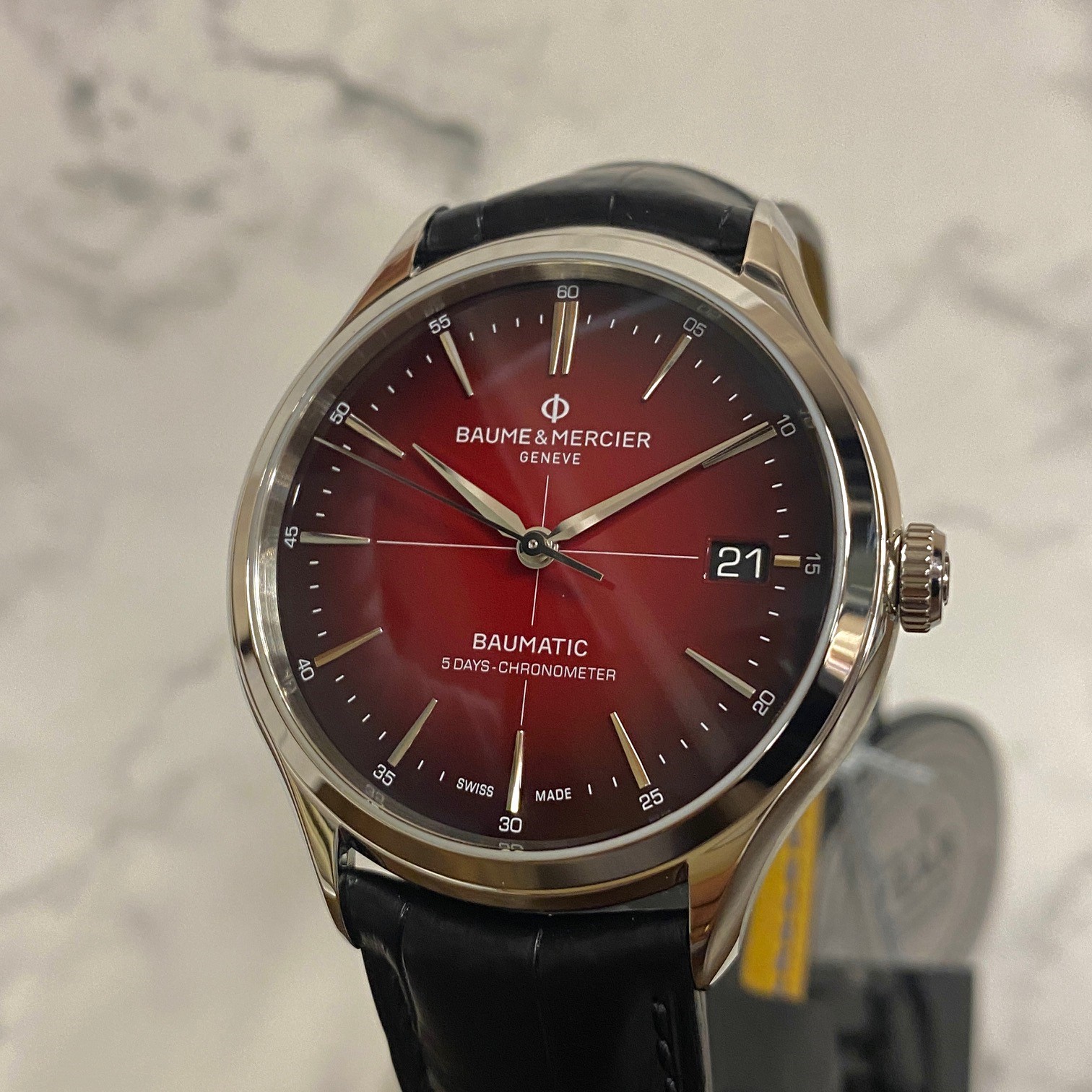 baume & mercier 機械式腕時計　赤　シャア専用　ワインレッド　ボーマテック　自社ムーブメント　ボーム＆メルシェ　自動巻き　腕時計　フェラーリ　