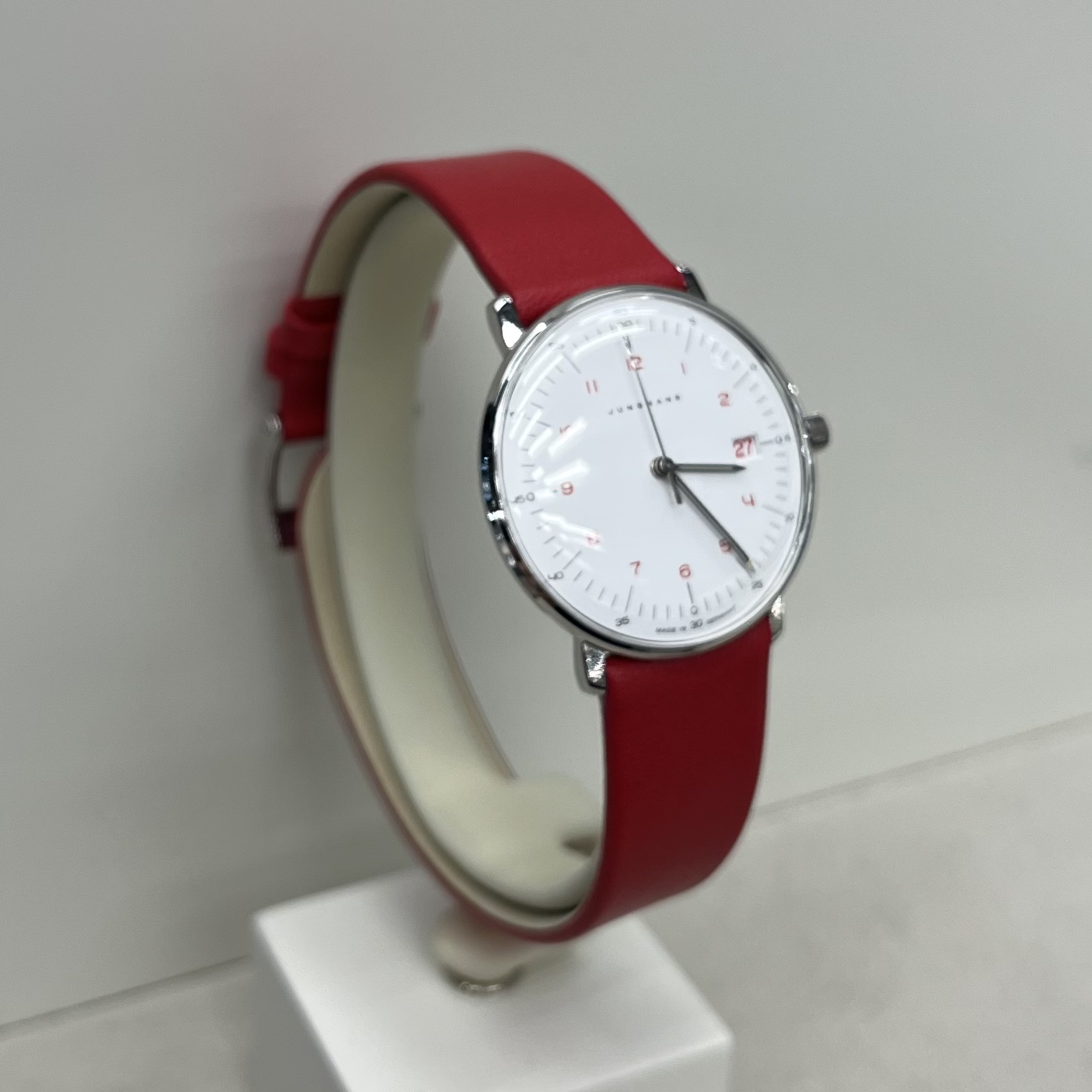 マックスビル　ユンハンス　レディ　maxbill　junghans　薄型　クォーツ　プレゼント　シンプル　赤