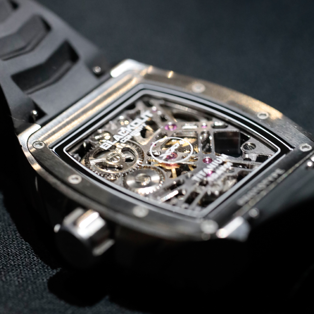 BLACKOUT WATCHES XP1 Tourbillon Titanium Orange / BOXP1TBTIOR「今注目のスイス時計ブランドBLACKOUT WATCHES（ブラックアウトウォッチ）が日本初上陸｜トゥールビヨン搭載の本格腕時計が手の届く価格で登場、ファッション感度の高い若者におすすめの最新ウォッチ」