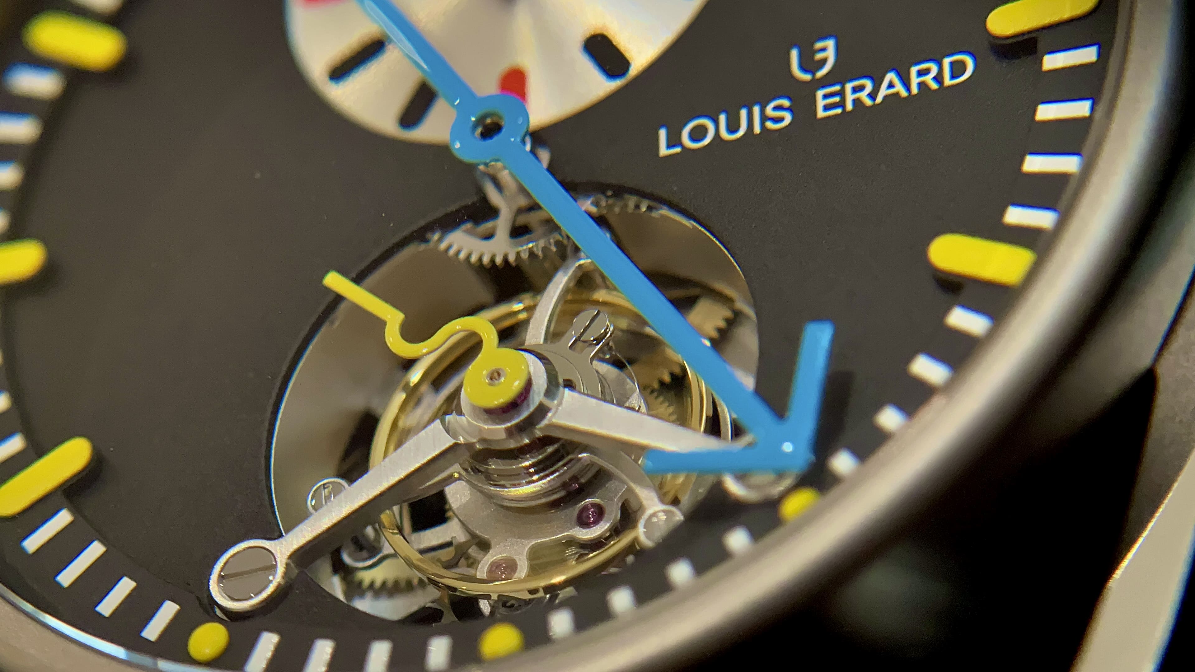 Louis Erard Excellence Tourbillon Limited Edition LE89356TT02BTT82 – ルイ・エラールとアラン・シルベスタインによる第2弾コラボレーションで誕生した希少なトゥールビヨンモデル。スイス ラ・ショー・ド・フォン製のBCPトゥールビヨン機構を搭載し、コレクタブルかつアフォーダブルな芸術的タイムピースとして注目される限定78本の高級腕時計
