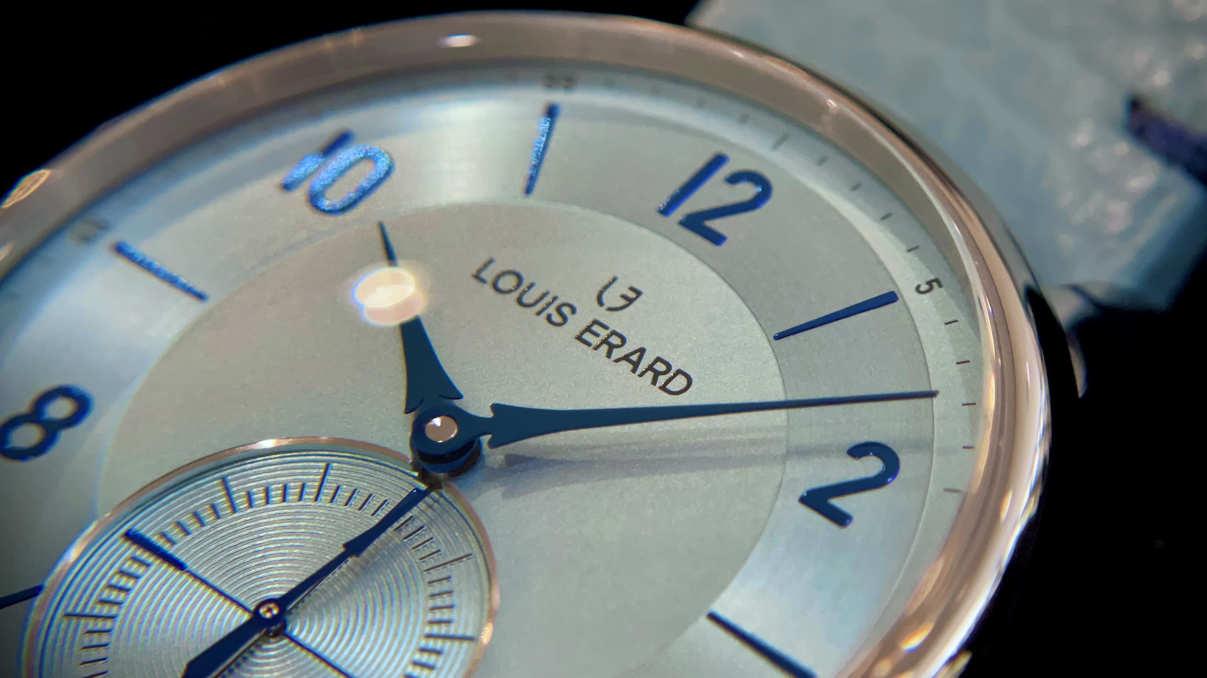 エクセレンス スモールセコンド カラーダイアル　　Louis Erard / Excellence Small Second color dial / LE34248AA08BVA141　ルイ・エラール　ルイエラール　高級時計　腕時計　アイスブルー時計　機械式時計　時計　メンズ腕時計　レディース腕時計　ペアウォッチLE34248AA08BVA141 