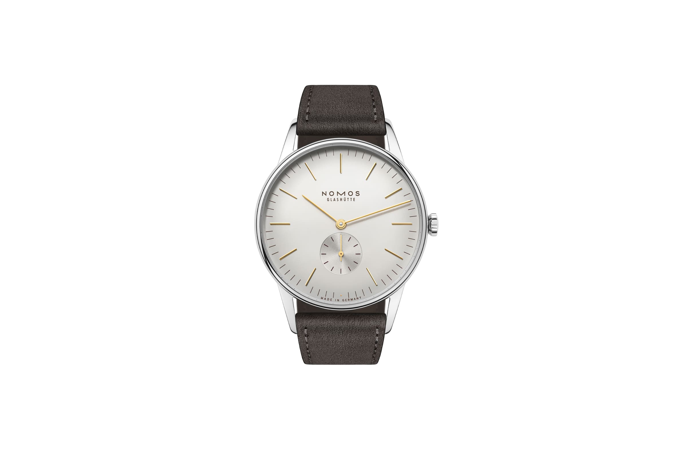 《NOMOS グラスヒュッテ ORION 38 シルバー（OR1A3GS238 / 379）は、結婚記念日や昇進祝い、就職祝いなど、大切な人への贈り物にもぴったりの高級機械式腕時計。温かみあるゴールドの針と植え字インデックスが白銀のダイヤルに上品に映え、シースルーバックからは美しい手巻きムーブメント「アルファ」を堪能できます。クラシックとモダンが融合したドイツ製の逸品は、時計初心者にも安心して贈れる価値ある1本。》