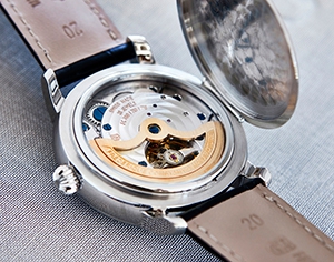 FREDERIQUE CONSTANT(フレデリック・コンスタント) クラシカルなオフィサースタイルの新作が登場