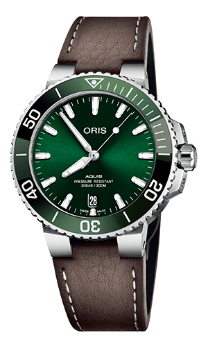 ORIS(オリス) 2019 BASEL新作 ビジネスシーンからビーチまで活躍するサイズ感のダイバーズウォッチ。オリス「アクイス デイト」グリーンダイアル