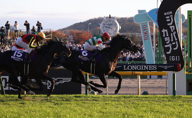 LONGINES(ロンジン) ロンジン賞 第42回ジャパンカップ開催。優勝したヴェラアズールのタイムをロンジンが計測　～ ブランド アンバサダー、UTAが表彰式のプレゼンターとして登壇 ～