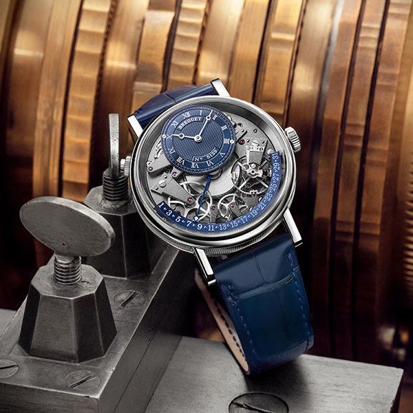 BREGUET(ブレゲ) 2022新作 威厳に満ちたモノクローム。ブレゲ「トラディション レトログラード デイト 7597」