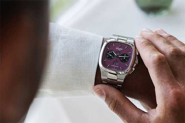 GLASHÜTTE ORIGINAL(グラスヒュッテ・オリジナル) 2025新作 過去と現在を融合した、レトロなフォルムと革新的なカラーの限定モデル。グラスヒュッテ・オリジナル「セブンティーズ・クロノグラフ・パノラマデイト」
