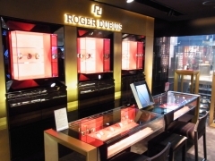 ROGER DUBUIS(ロジェ・デュブイ)
