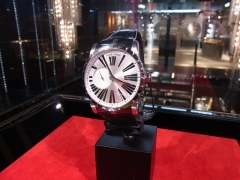 ROGER DUBUIS(ロジェ・デュブイ)
