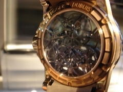 ROGER DUBUIS(ロジェ・デュブイ)
