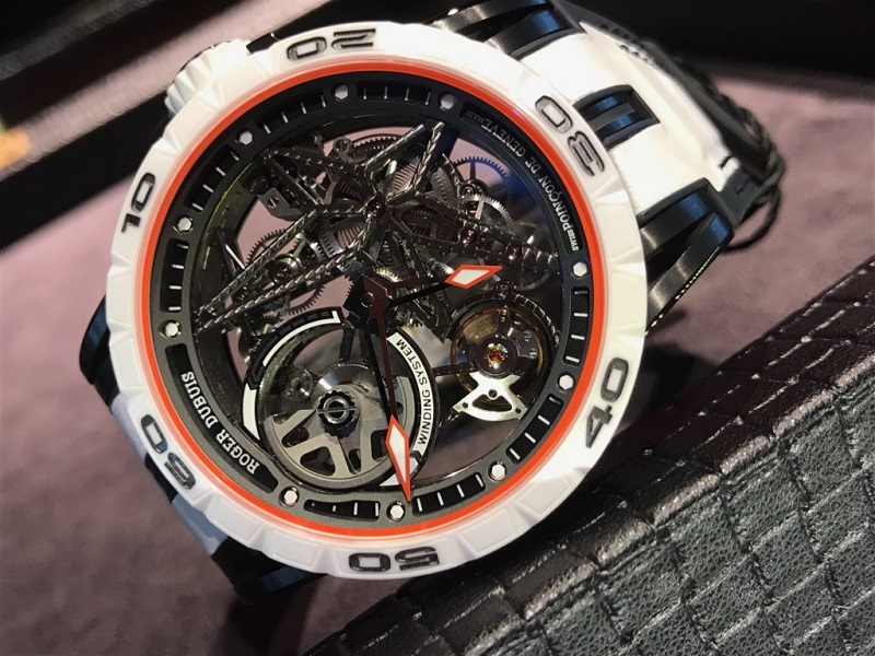 ROGER DUBUIS(ロジェ・デュブイ)
