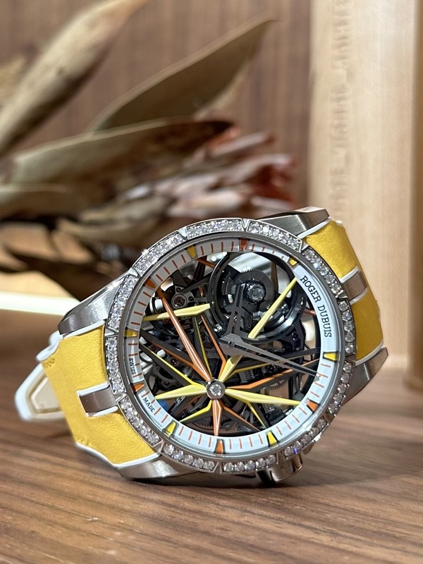 ROGER DUBUIS(ロジェ・デュブイ)
