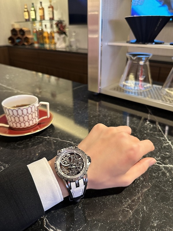 ROGER DUBUIS(ロジェ・デュブイ)
