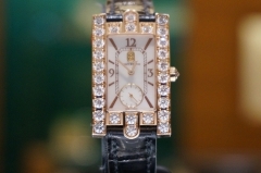 HARRY WINSTON(ハリー・ウィンストン)
