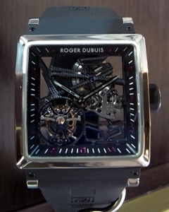 ROGER DUBUIS(ロジェ・デュブイ)
