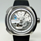 SEVENFRIDAY(セブンフライデー)
