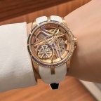ROGER DUBUIS(ロジェ・デュブイ)
