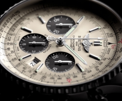 NAVITIMER 01 SILVER GRAY