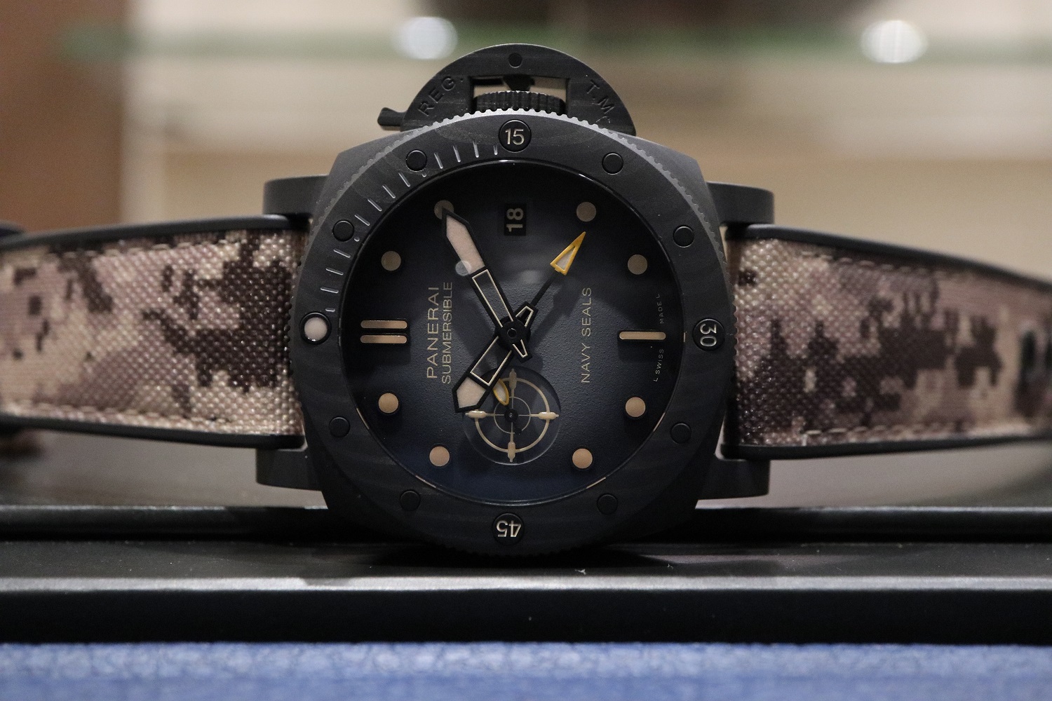 【再入荷！】パネライ PAM01513 サブマーシブル クアランタクアトロ Navy SEALs Carbotech™を徹底解説！